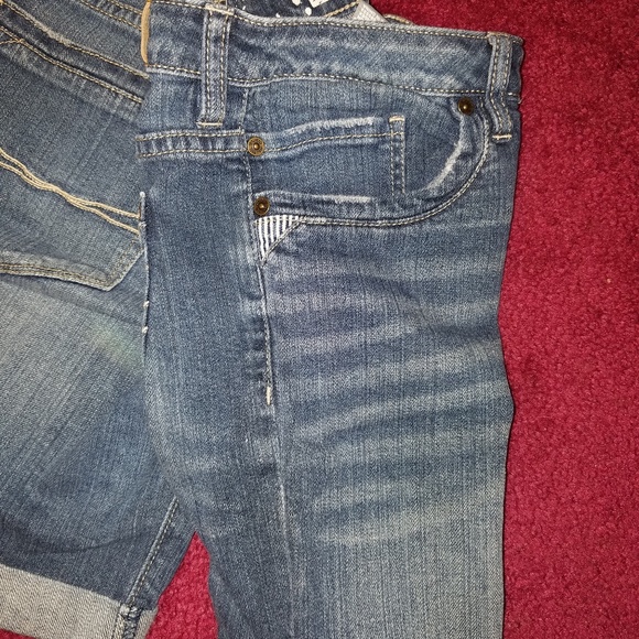 Women's Jean Shorts - Picture 3 of 4